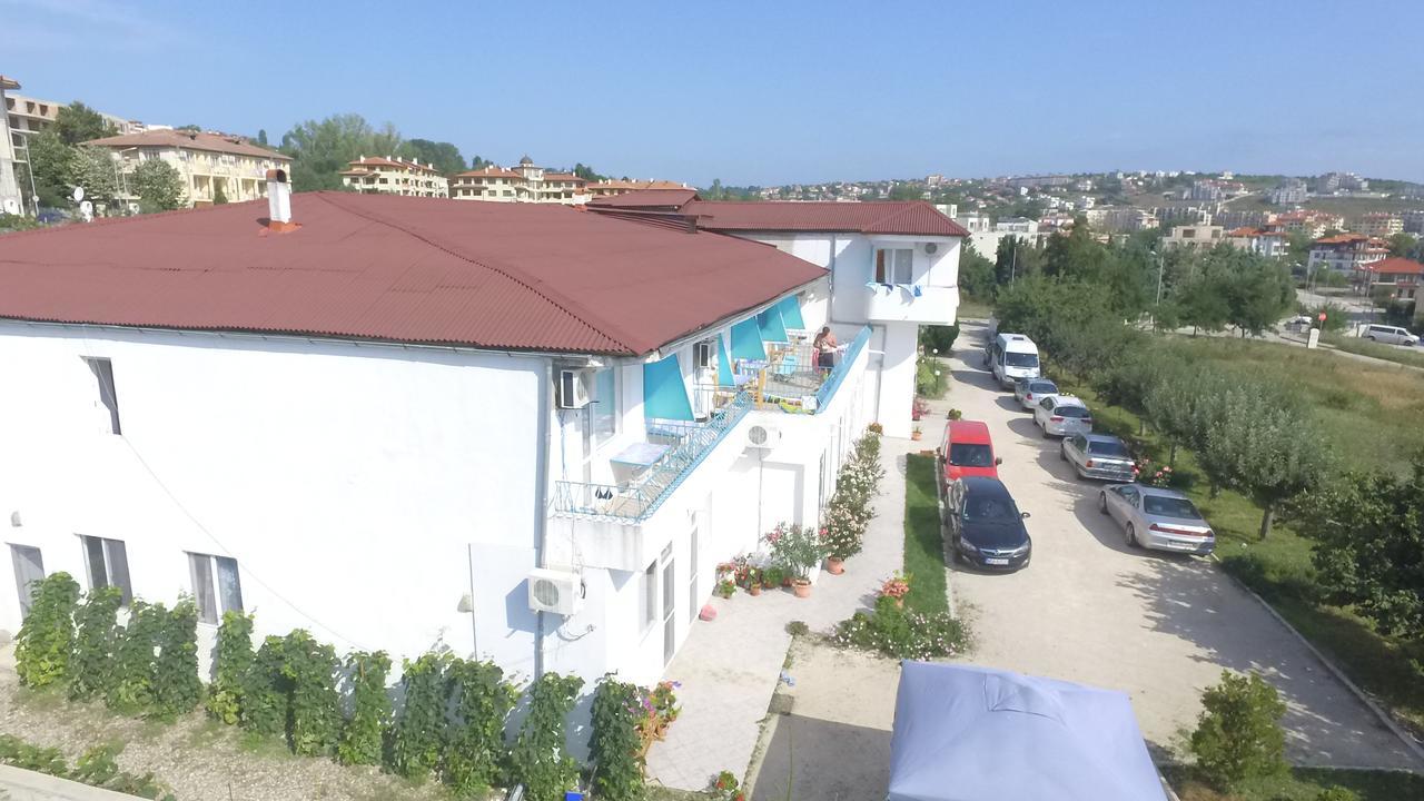 Sani Family Hotel Byala  Exterior photo